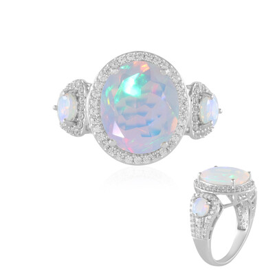Zilveren ring met een Welo-opaal