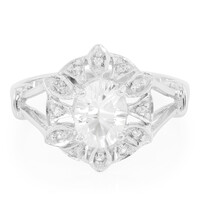 Zilveren ring met een petaliet