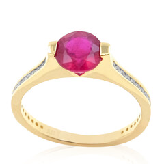 Gouden ring met een Madagaskar Robijn