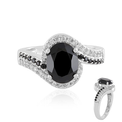 Zilveren ring met een zwarte spinel