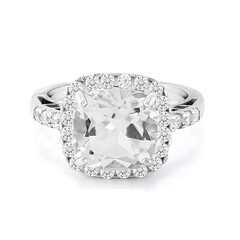 Zilveren ring met een witte topaas