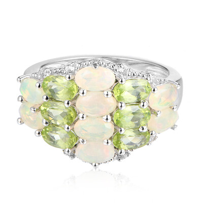 Zilveren ring met Welo-opalen