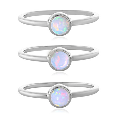 Zilveren ring met Welo-opalen