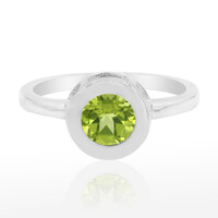 Zilveren ring met een peridoot