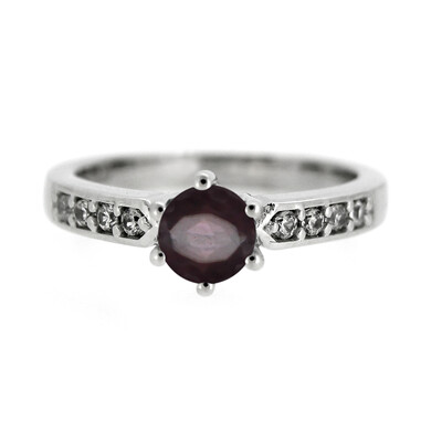 Zilveren ring met een rhodliet