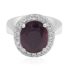 Zilveren ring met een robijn