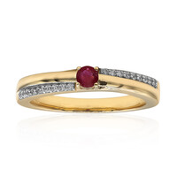 Gouden ring met een rode beril
