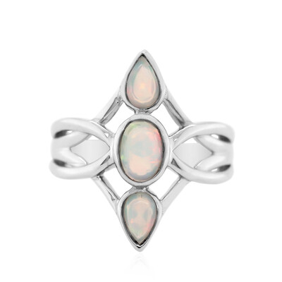 Zilveren ring met een Welo-opaal