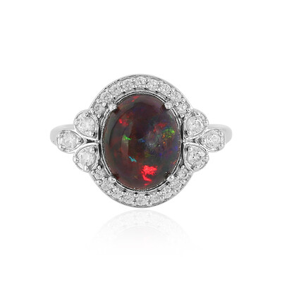 Zilveren ring met een Mezezo opaal