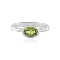 Zilveren ring met een peridoot (KM by Juwelo)