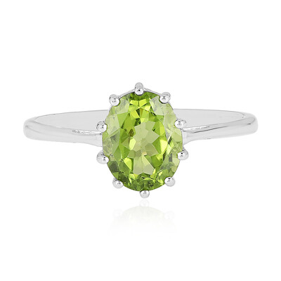 Zilveren ring met een peridoot