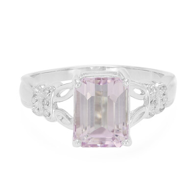 Zilveren ring met een kunziet