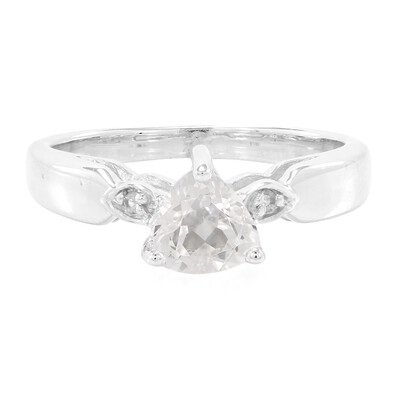 Zilveren ring met een witte kunziet