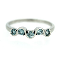 Zilveren ring met Ratanakiri zirkonen