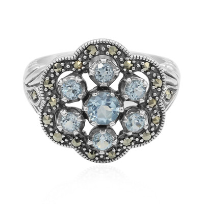 Zilveren ring met een hemel-blauwe topaas