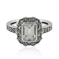 Zilveren ring met een groene amethist