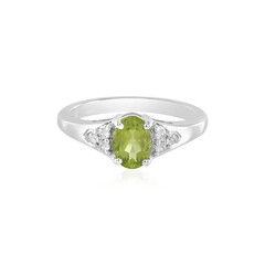 Zilveren ring met een peridoot