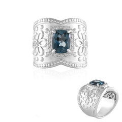 Zilveren ring met een Londen-blauwe topaas (Dallas Prince Designs)