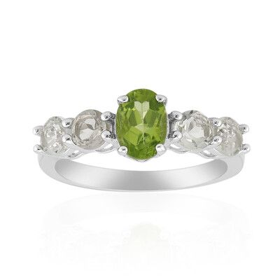Zilveren ring met een Birmese Peridoot