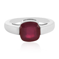 Zilveren ring met een Madagaskar Robijn