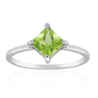 Zilveren ring met een Birmese Peridoot