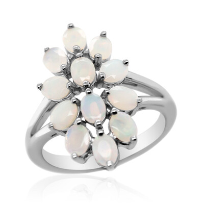 Zilveren ring met Welo-opalen