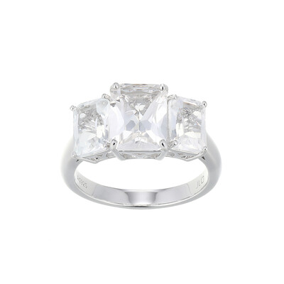 Zilveren ring met een witte topaas