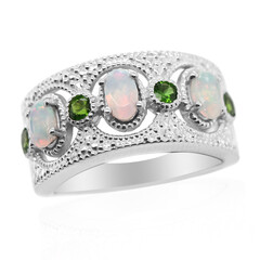 Zilveren ring met Welo-opalen