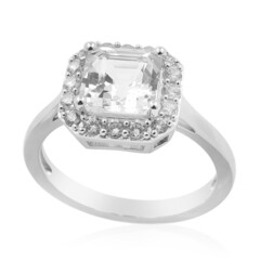 Zilveren ring met een danburiet