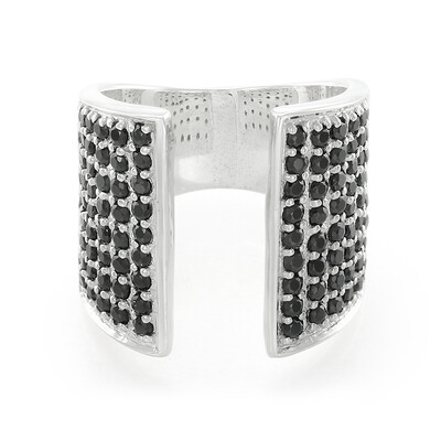 Zilveren ring met zwarte spinelstenen
