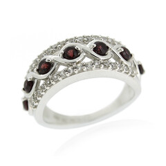 Zilveren ring met rhodolieten