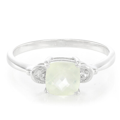Zilveren ring met een prehniet