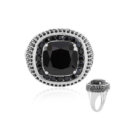 Zilveren ring met een zwarte spinel