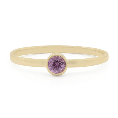 Gouden ring met een roze saffier