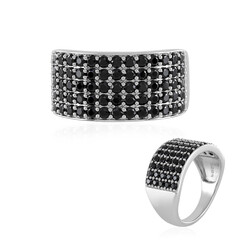Zilveren ring met zwarte spinelstenen