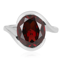 Zilveren ring met een Mozambique granaat