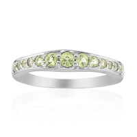 Zilveren ring met een peridoot