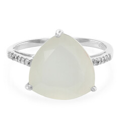Zilveren ring met een witte maansteen