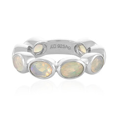 Zilveren ring met Welo-opalen