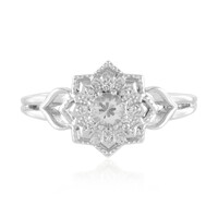 Zilveren ring met een witte saffier