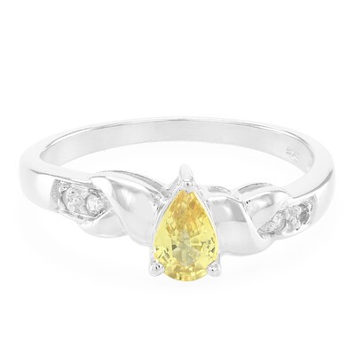 Zilveren ring met een gele saffier