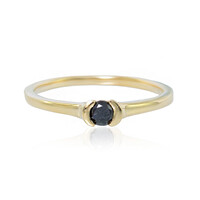 Gouden ring met een zwarte diamant