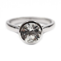 Zilveren ring met een groene amethist