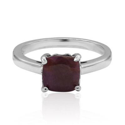 Zilveren ring met een robijn
