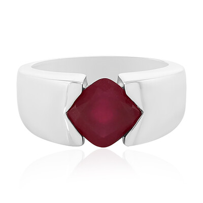Zilveren ring met een Madagaskar Robijn