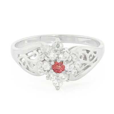Zilveren ring met een avondrode robijn