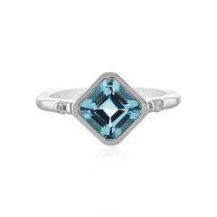 Zilveren ring met een hemel-blauwe topaas