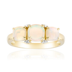 Gouden ring met een Braziliaanse witte opaal