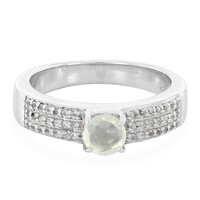 Zilveren ring met een prehniet