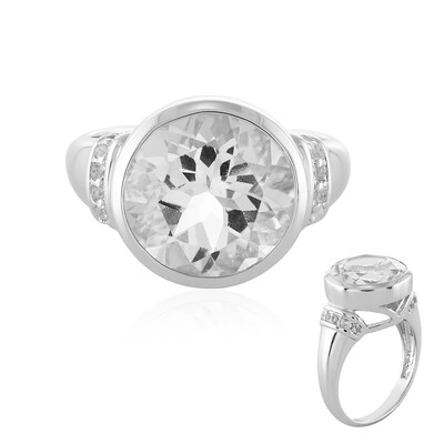Zilveren ring met een witte kwarts